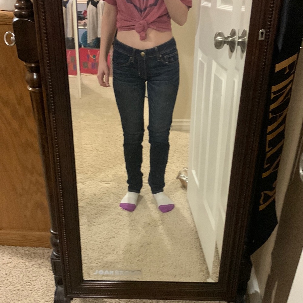 Dark blue skinny jeans from American Eagle Outfitters. Super stretch. Size 00.